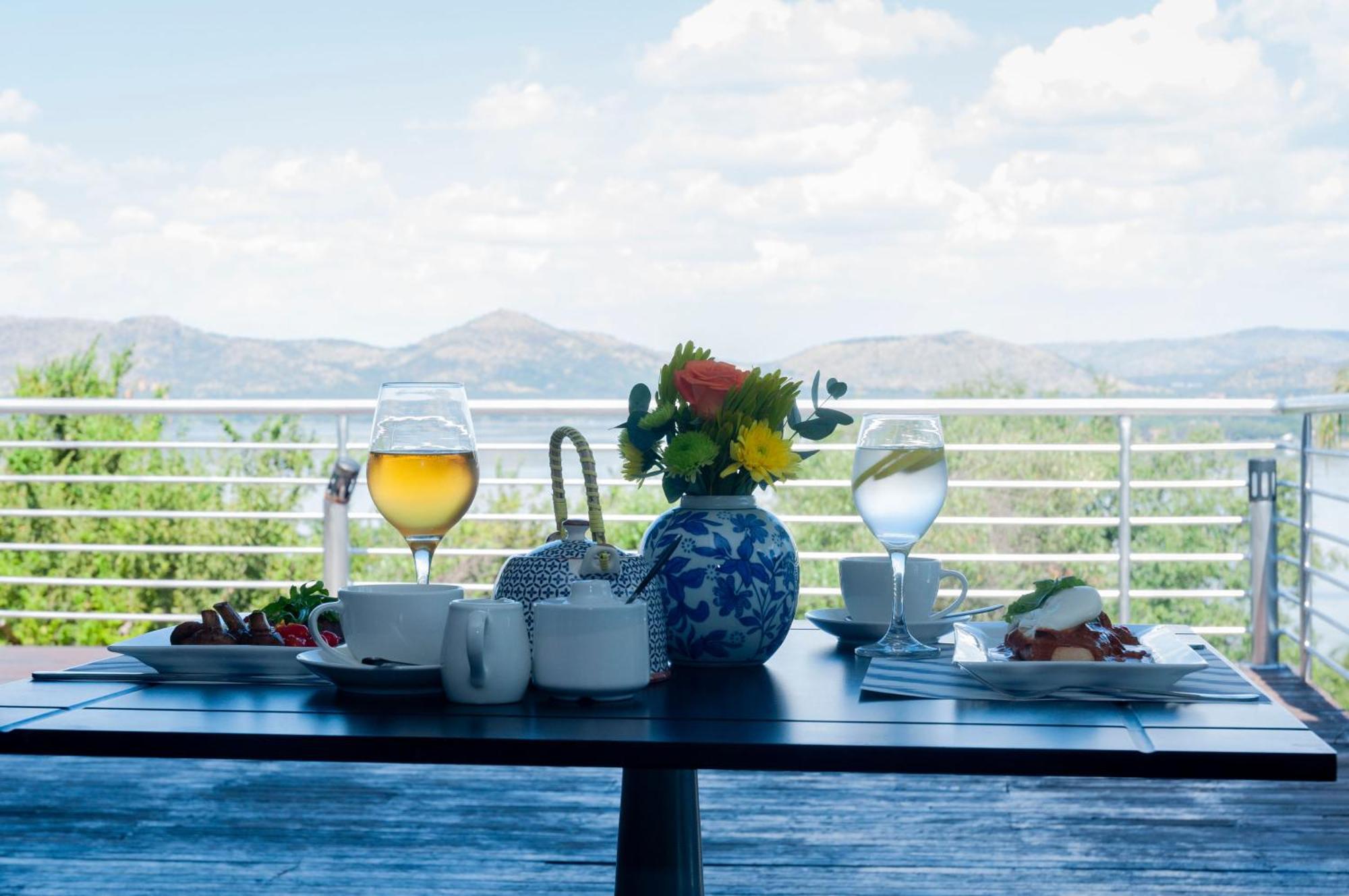129Inharties Lodge And Spa Hartbeespoort Buitenkant foto