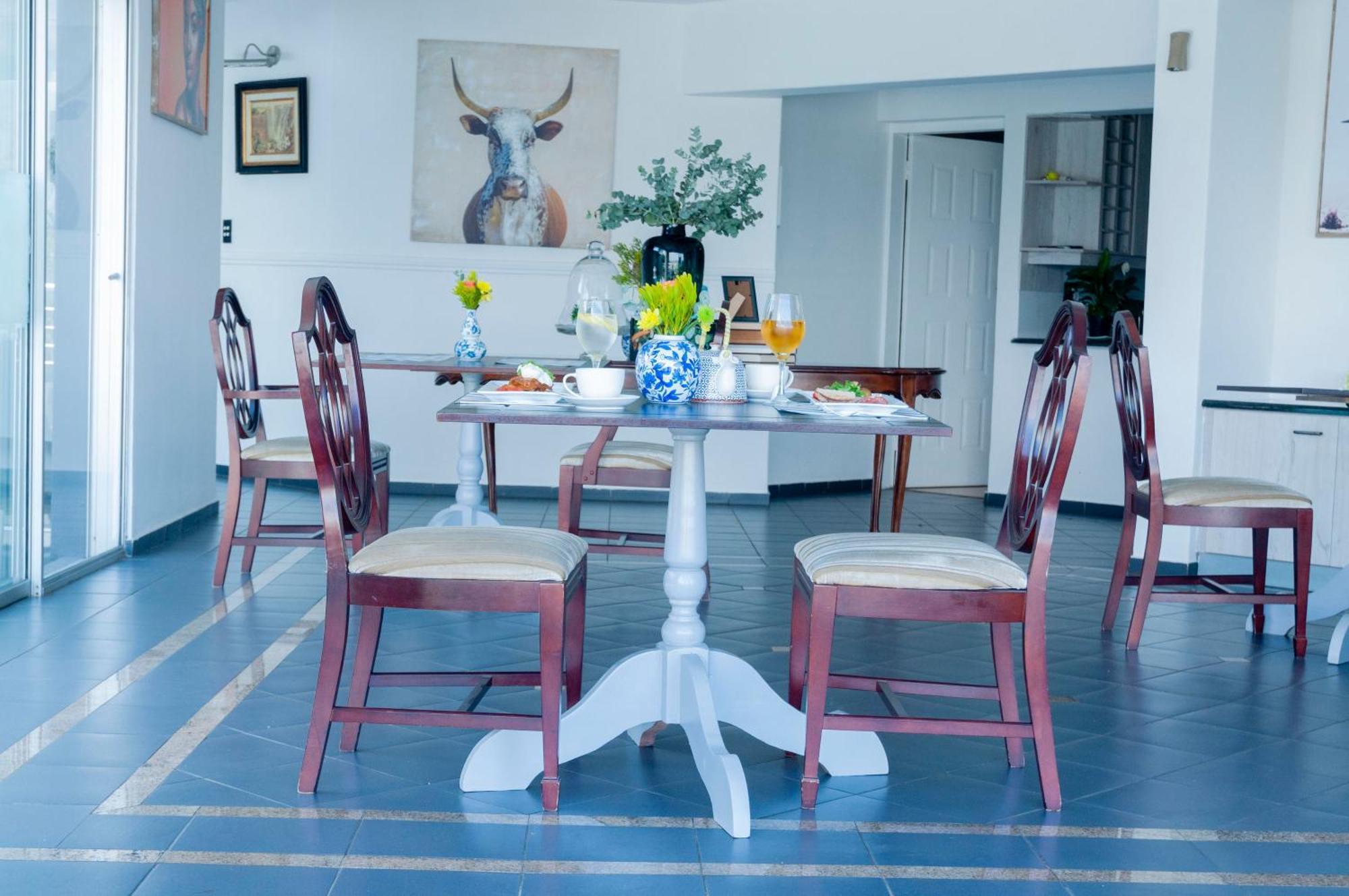 129Inharties Lodge And Spa Hartbeespoort Buitenkant foto