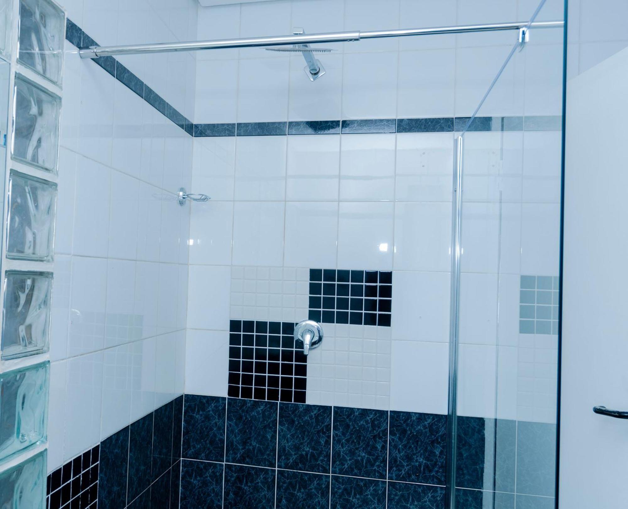 129Inharties Lodge And Spa Hartbeespoort Buitenkant foto
